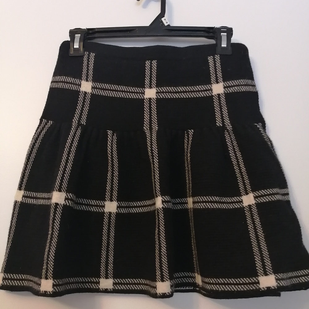 Winter knit plaid skirt